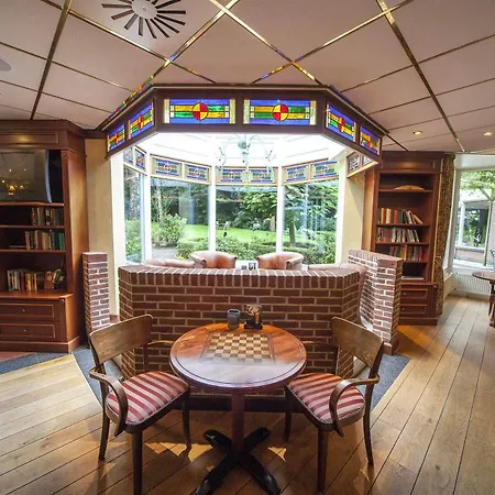 Fletcher Hotel-restaurant De Scheperskamp 4*